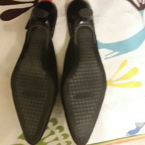 size 8 b cole haan black kitten mules like new - Picture 3 of 5